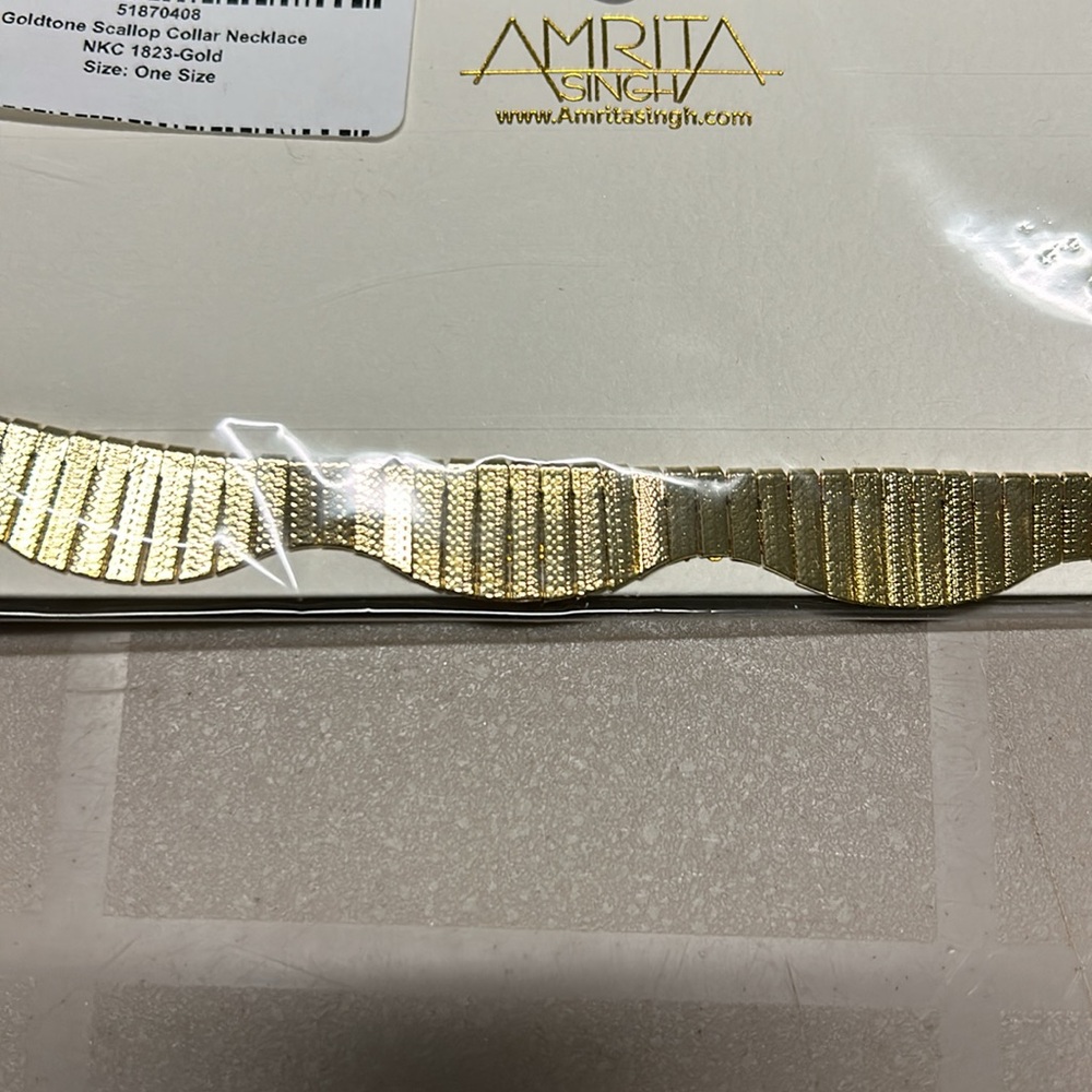 New in package Amrita Singh Gold tone Scallop Collar Necklace - Picture 2 of 6